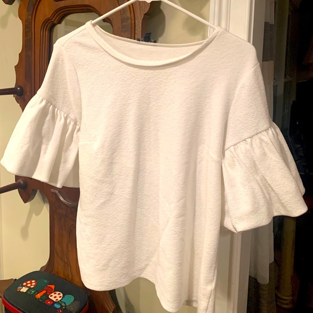 Express shirt w/cropped bell sleeves. Worn twice.
